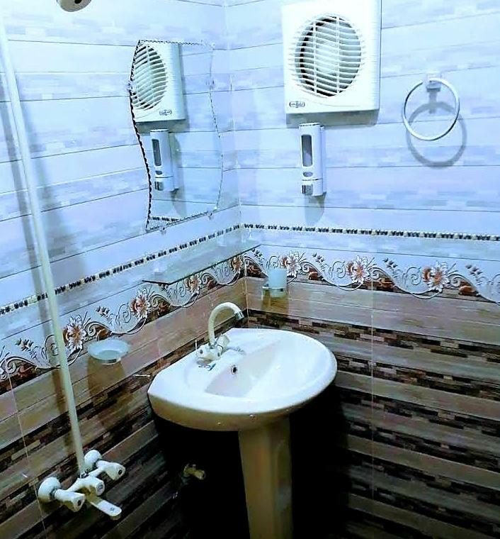 Galaxy Palace Near Millennium Mall Карачи Экстерьер фото